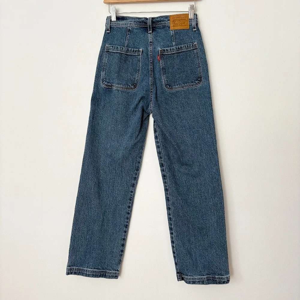 Levi's High-Rise Wide Leg Jeans in Medium Blue - Picture 5 of 7
